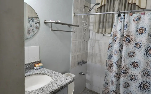 Gated Studio By The Pavillian Mall Near US Embassy Liguanea Kingston