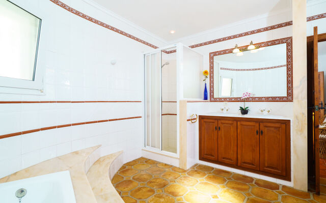 Villa Iris