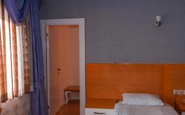 Peracity Hotel
