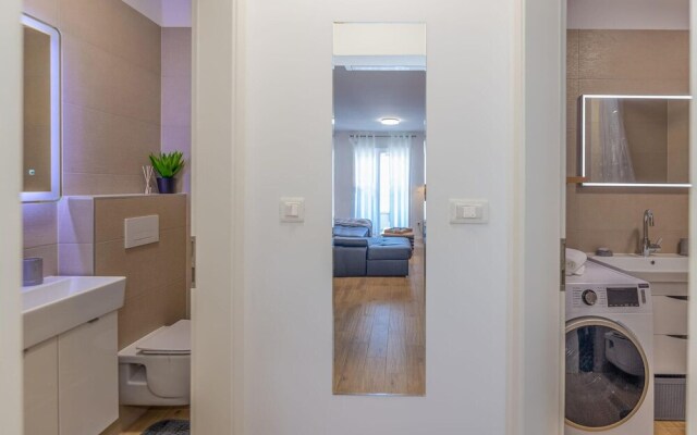 Awesome apartment in Split with WiFi and 2 Bedrooms