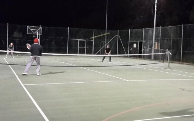 Christmas Creek Cafe & Cabins