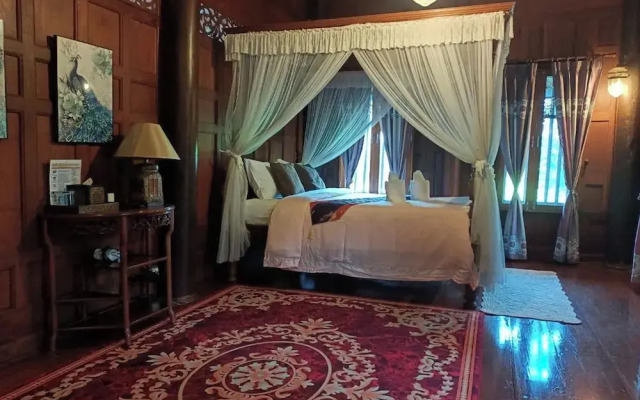Ruenthai Ayutthaya Resort And Restaurant