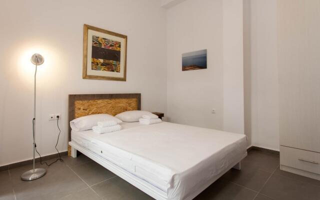 Renovated 2025 5 Bdr House Near Acropolis - New Beds Terrace Green Yard