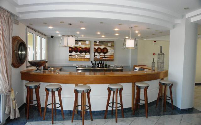 Ithea suites hotel