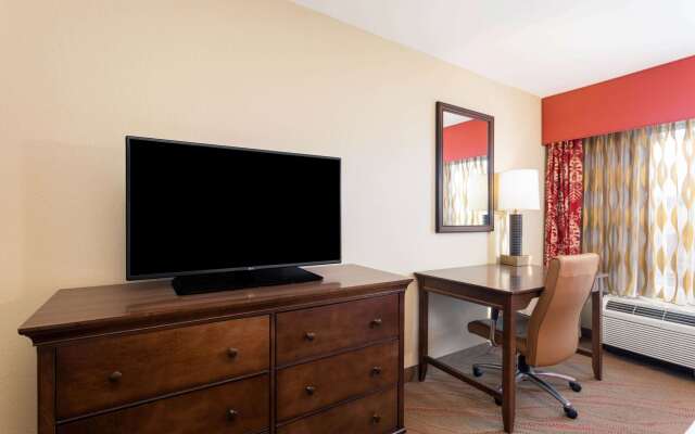 La Quinta Inn & Suites by Wyndham Pigeon Forge