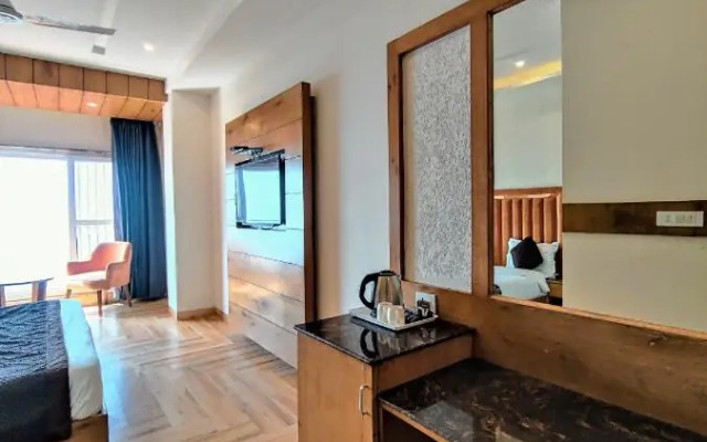 Luxury Inn by Stotrak Hotels