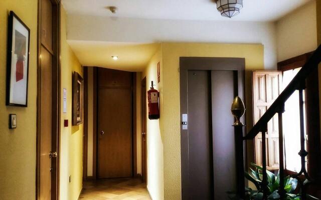 Hotel Almona