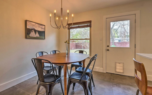 6 Mi to Dtwn Austin: Home w/ Screened Porch & Yard