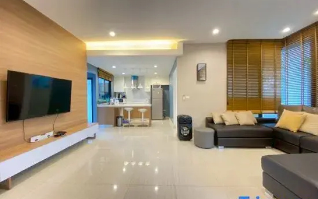 Lake View 30