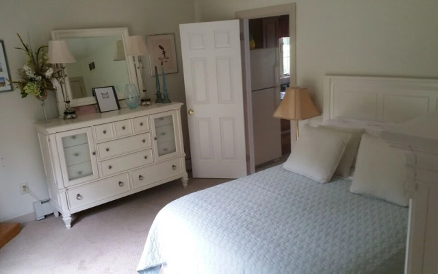 Pineapple Hill Inn Bed & Breakfast