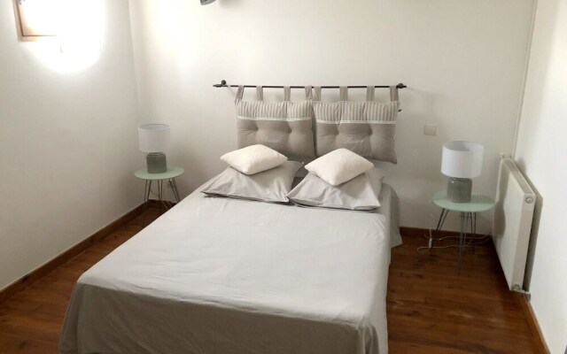 Villa With 4 Bedrooms in Althen-des-paluds, With Private Pool, Enclose