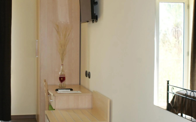 Mimi Hotel & Camping