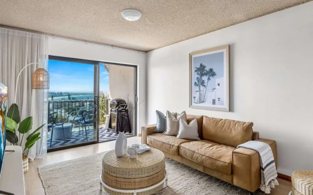 2-bed Near Beach With BBQ & Stunning Ocean Views