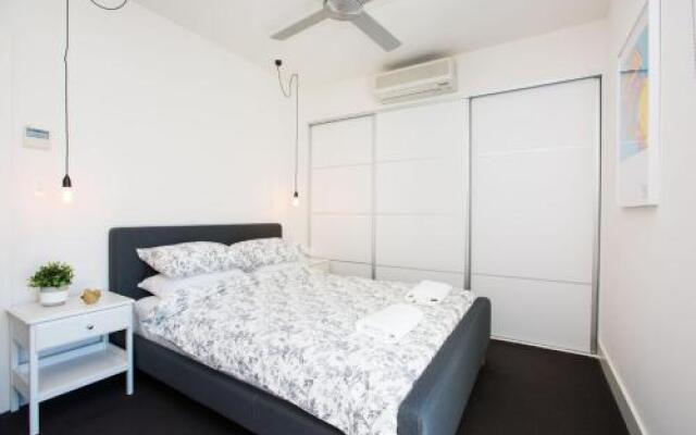 Magnificent Apartment + FREE car park near CBD