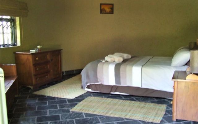 Lukafrica Riverside Chalets & Safaris