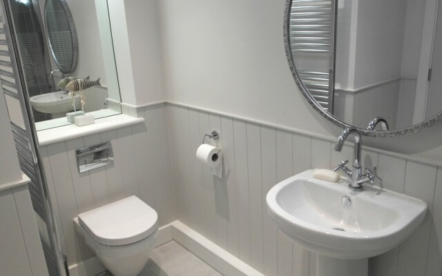 Westhampnett House , Chichester 492113