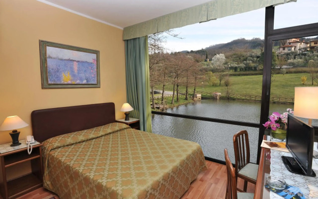 Hotel Lago Verde