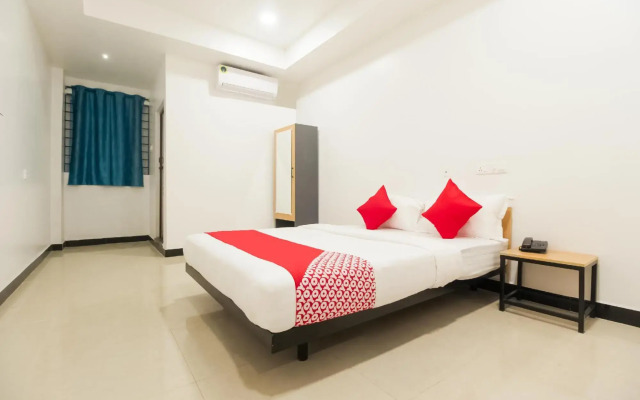OYO Flagship 36877 Sakthi Grand