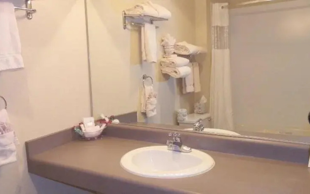 Pacific Sunrise Inn & Suites