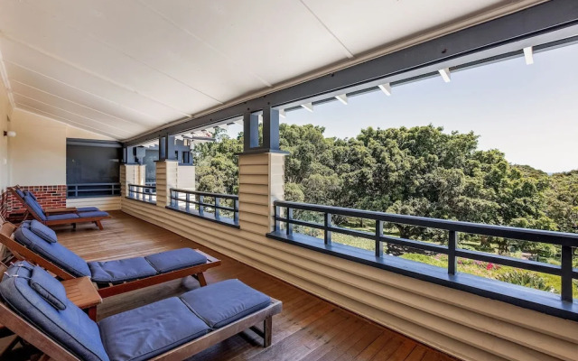 Caves House