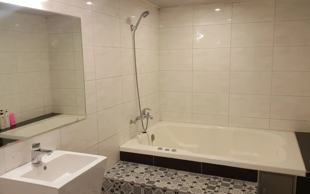 Zenith Hotel