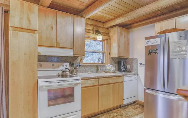 Cedarwood Lodge