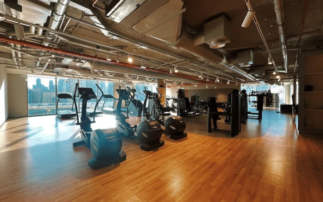 Sleek 2BR at Downtown Close to Dubai Mall