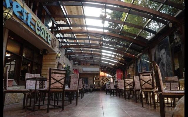 Joude Hotel