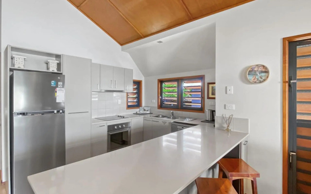 Pure Magnetic Villa 10