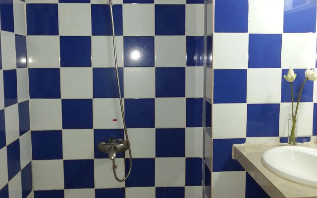 Ta Som Guesthouse & Tour Services