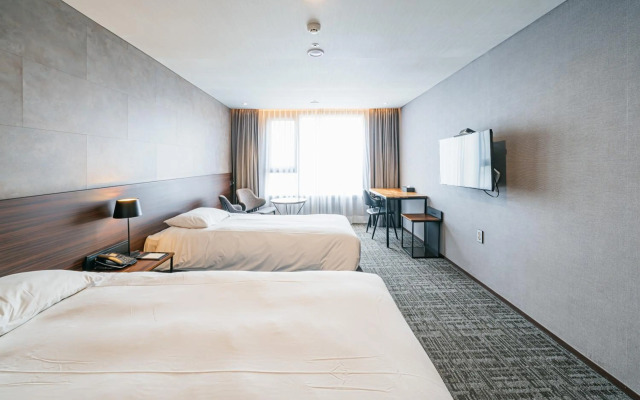 Hotel With Jeju