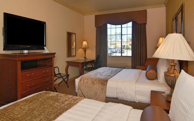 Best Western Plus Crown Colony Inn & Suites