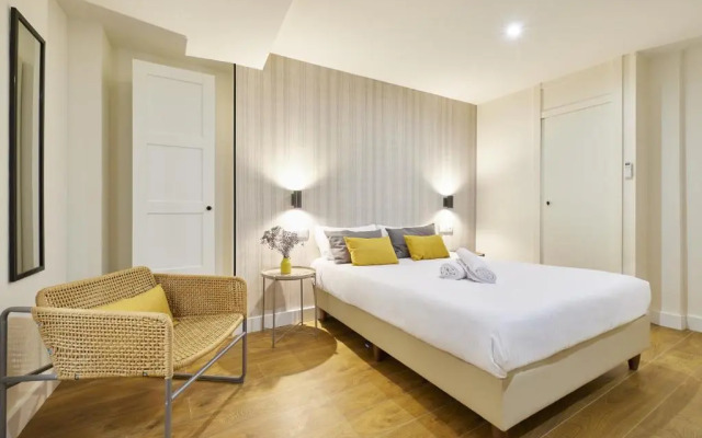 Estudios Bordadores by Valdesierra