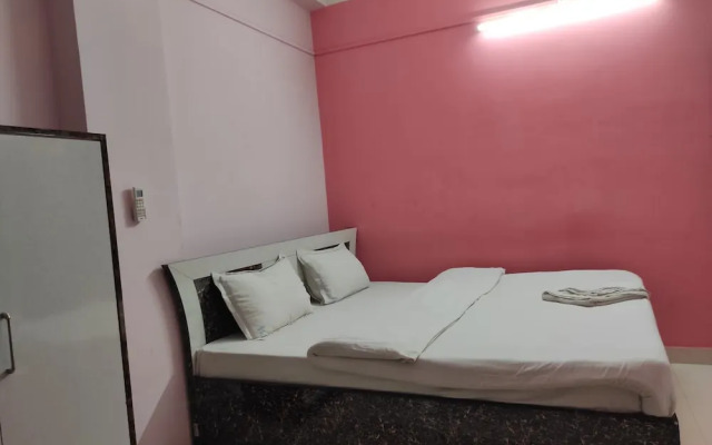 Sawkmie Hotel