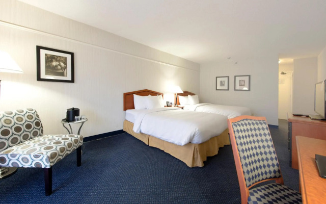 Toronto Don Valley Hotel and Suites