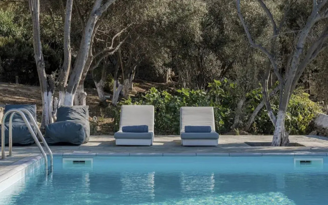 Traditional Villa With Swimming Pool