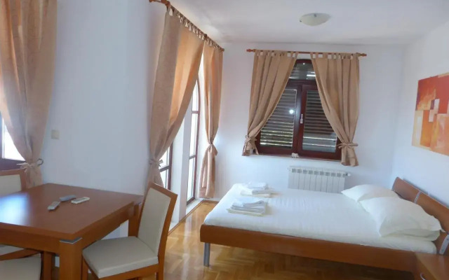 Villa Nada Apartments