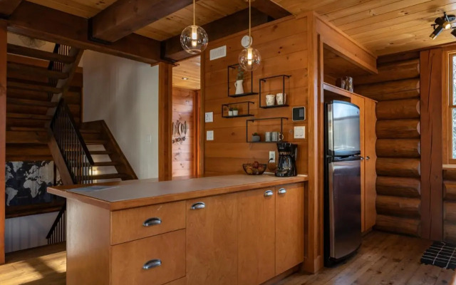 4-Bedroom Chalet Fraternite in Lac-Superieur Tremblant