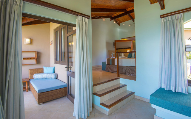 Coco de Mer Hotel and Black Parrot Suites