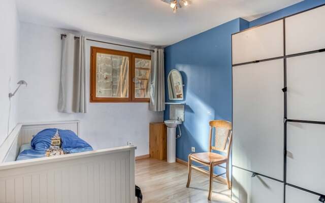 Quiant Holiday Home in Azille With Terrace