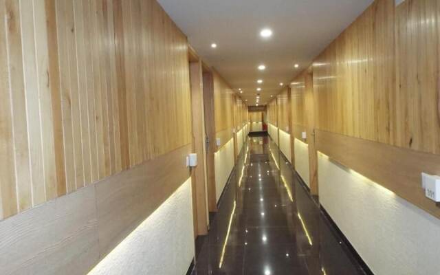 Hotel Berlin Gandhinagar