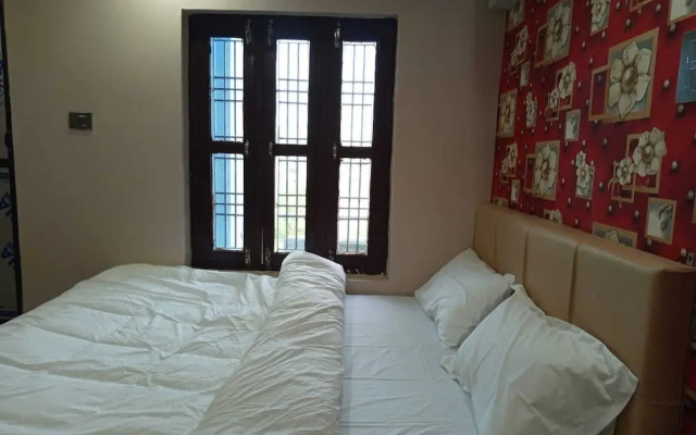 Hotel Dev Inn