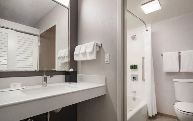 Courtyard By Marriott Palm Springs