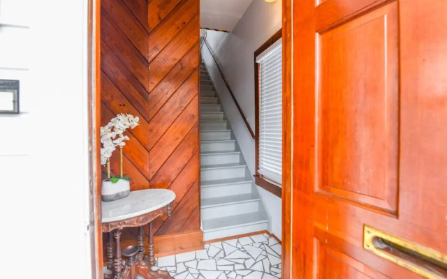 New Rose Retreat - Pool Parking