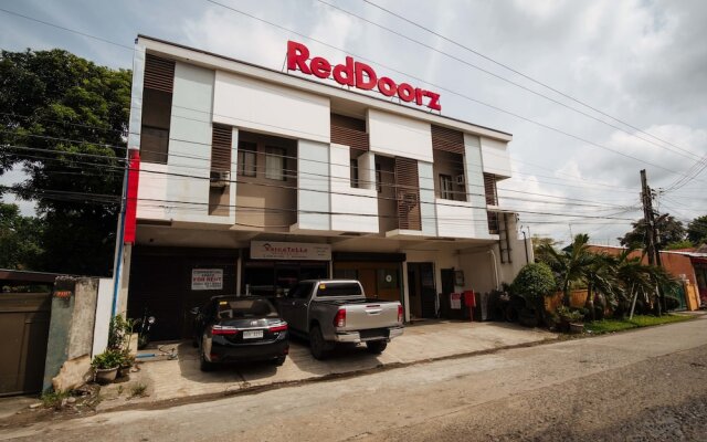RedDoorz @ Downtown Bacolod