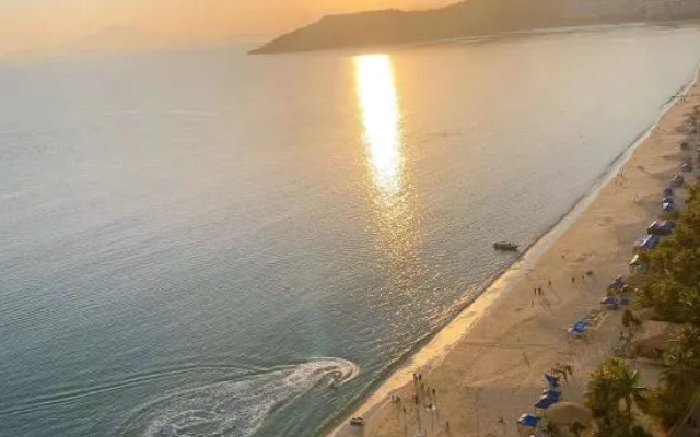 Haizhibian Apartment