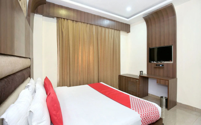 OYO 5710 The Majestic Crown Hotel