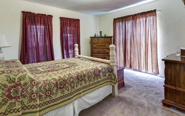 Screened Porch: Remote Harlingen House!