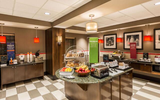 Hampton Inn & Suites Columbus Polaris