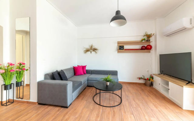 Modern Escape Near Riviera & Niarchos Foundation!